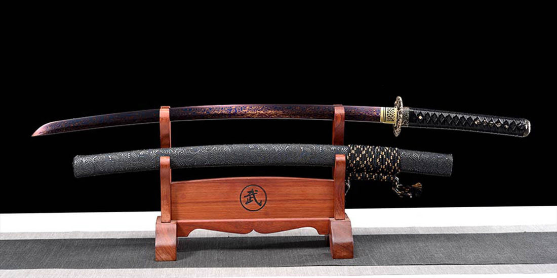 Folded Steel Samurai Katana With Dragon Pattern Blade And Scabbard